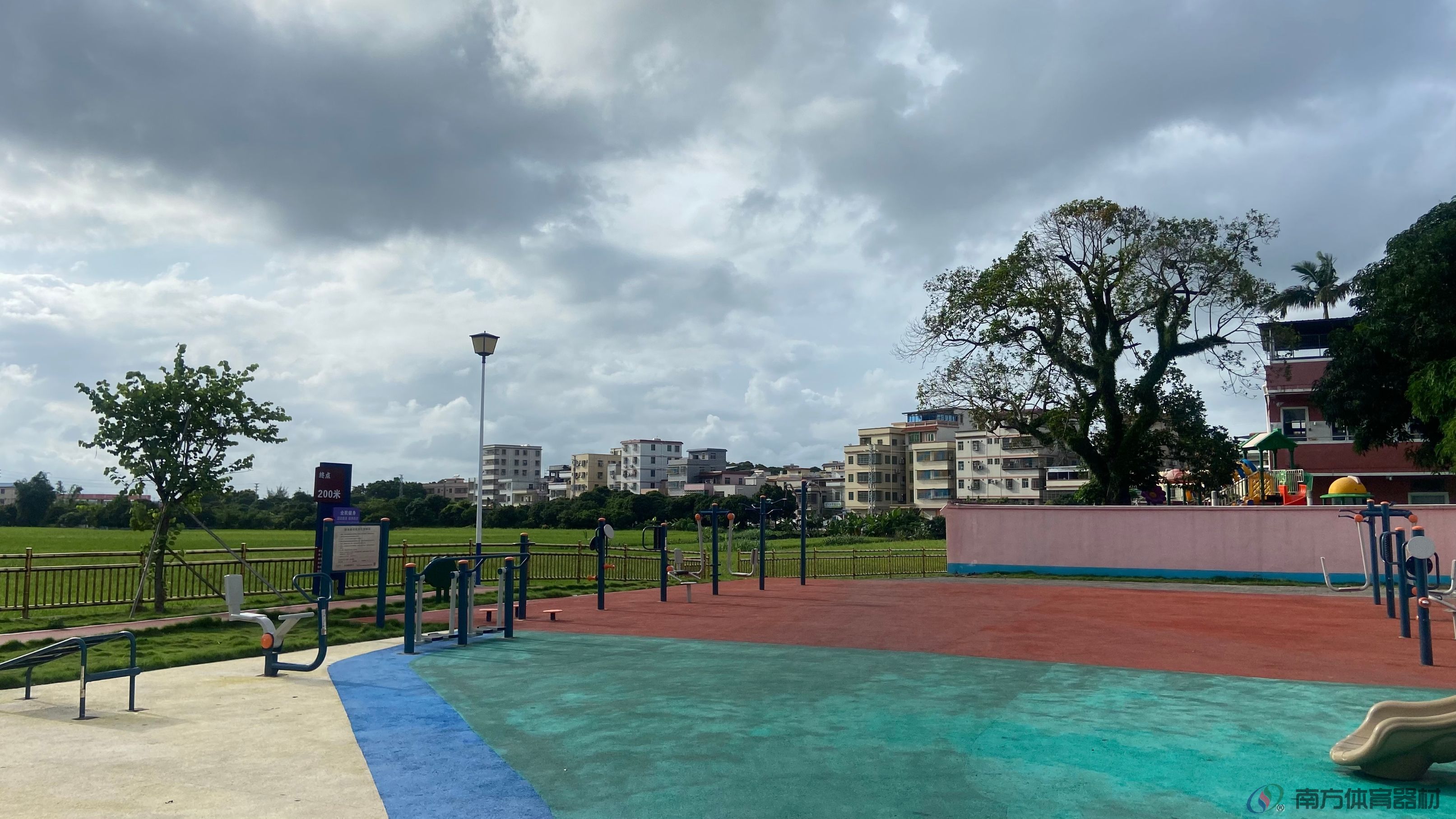 村西公园(2) 村西公园(2)