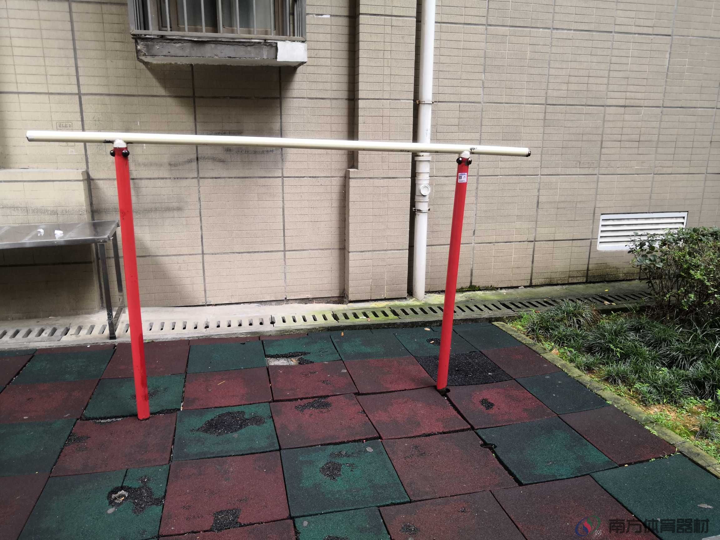 湖南省株洲市天元区嵩山路街道小湖塘居委会庐山恋小区健身点全民健身路径工程