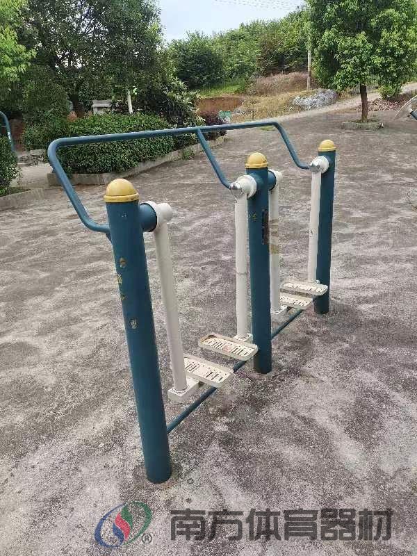 湖南省衡阳市常宁市白沙镇昆帽峰村委会毘帽峰村新建设健身场全民健身路径工程